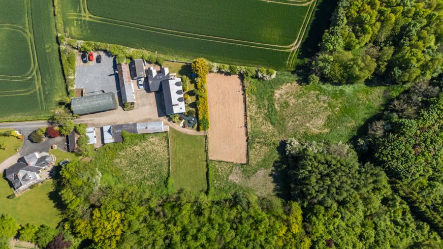 Cherryvale Farm, 22 Lisbarnet Road