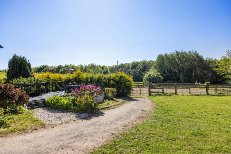 Cherryvale Farm, 22 Lisbarnet Road
