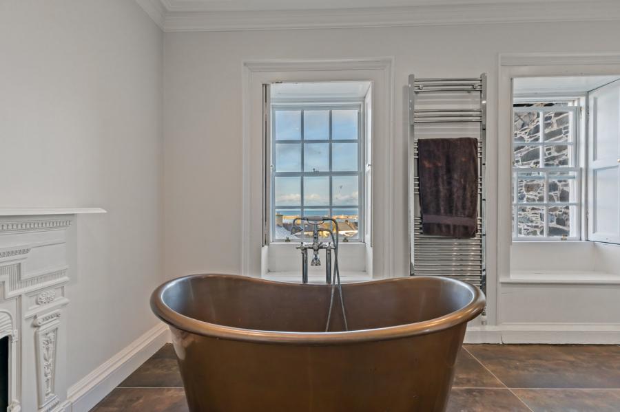 5 The Merchant House, 24 High Street