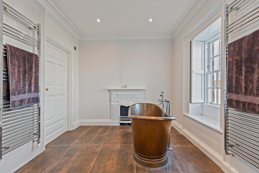 5 The Merchant House, 24 High Street