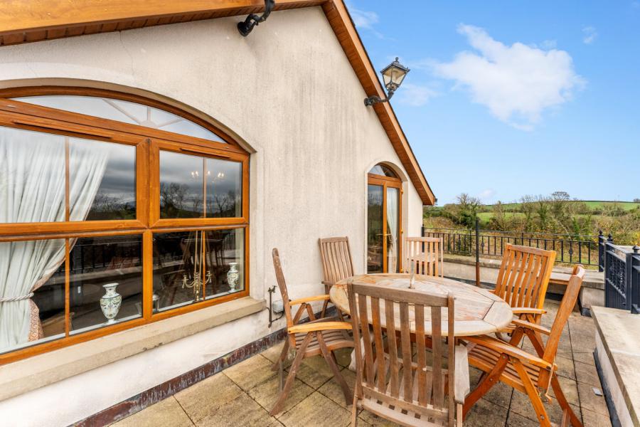 Longview Lodge, 7a Inishargy Road
