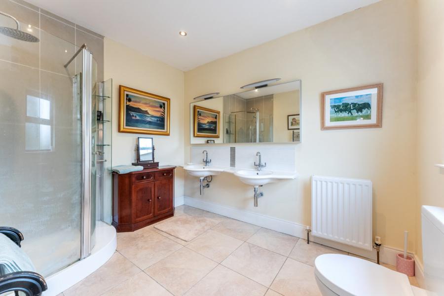 Longview Lodge, 7a Inishargy Road