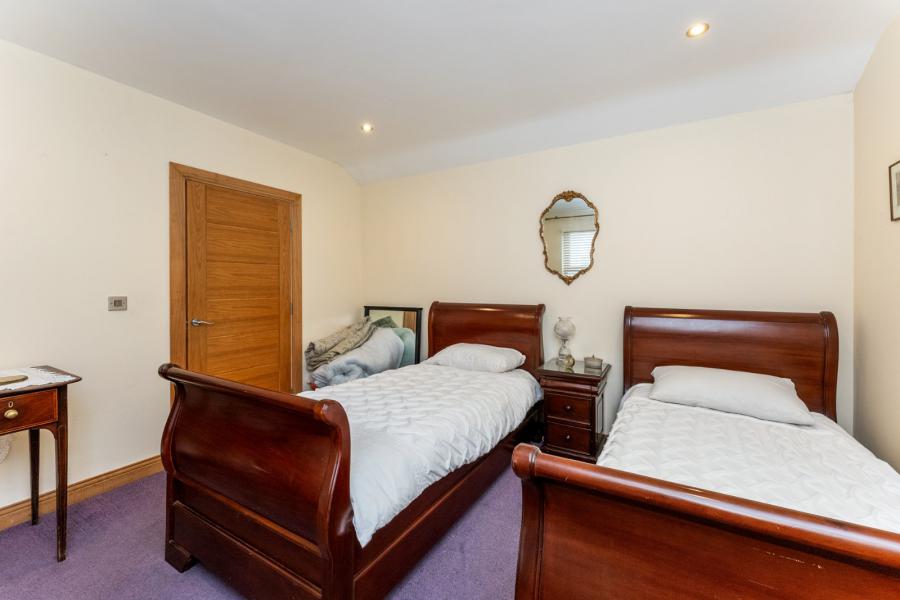 Longview Lodge, 7a Inishargy Road