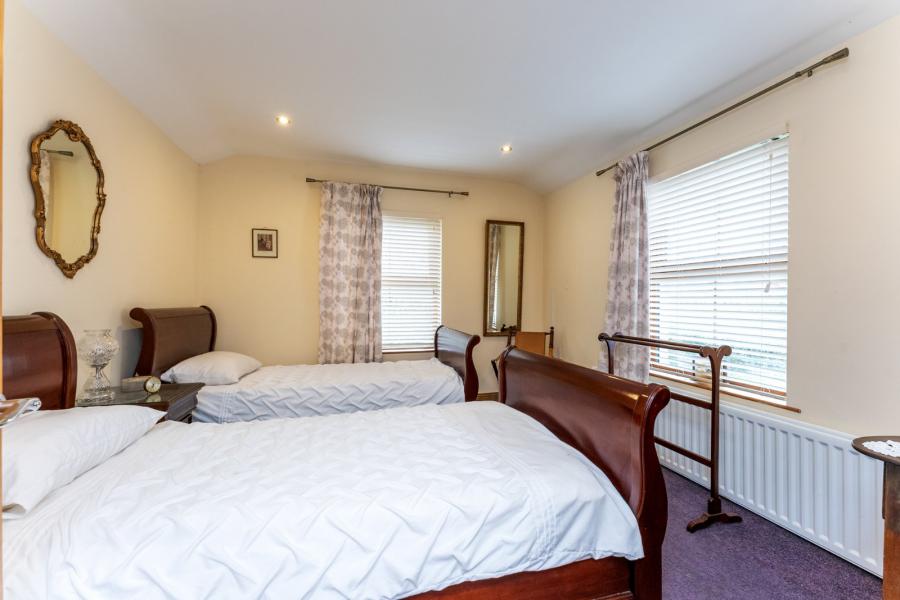 Longview Lodge, 7a Inishargy Road