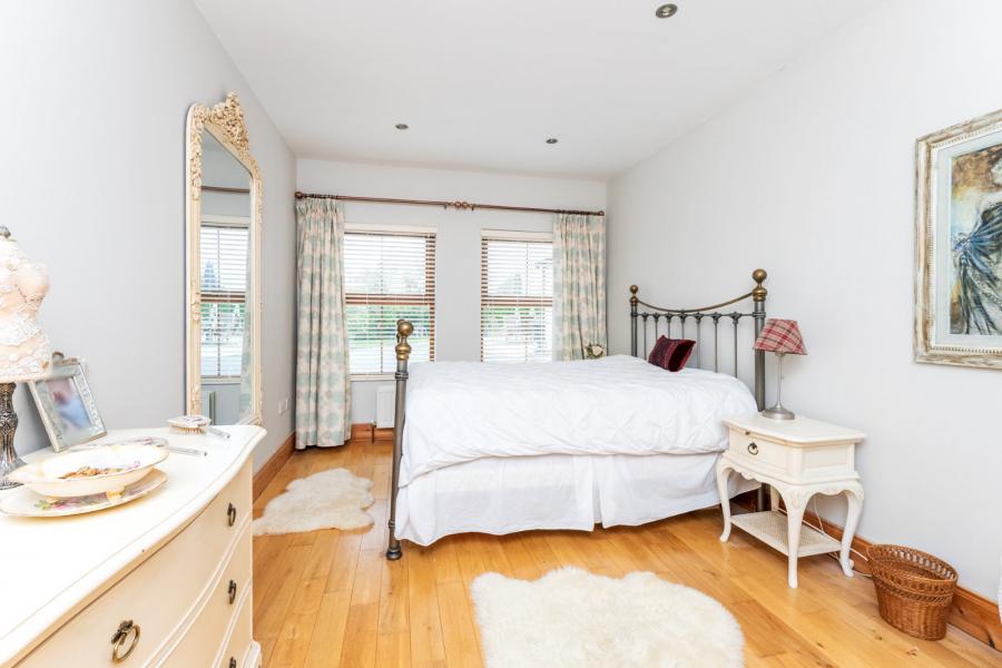 Longview Lodge, 7a Inishargy Road