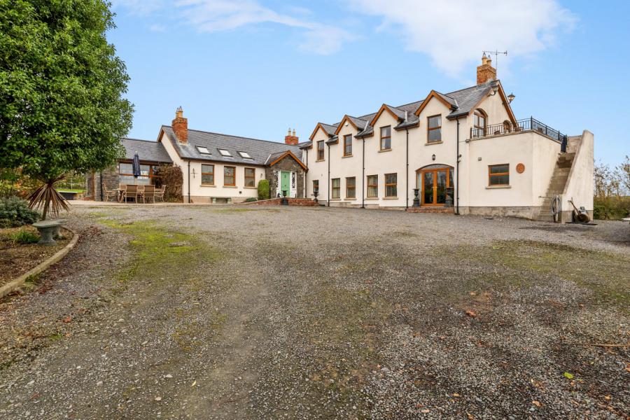Longview Lodge, 7a Inishargy Road