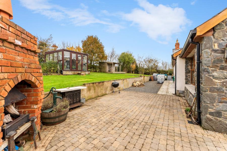 Longview Lodge, 7a Inishargy Road