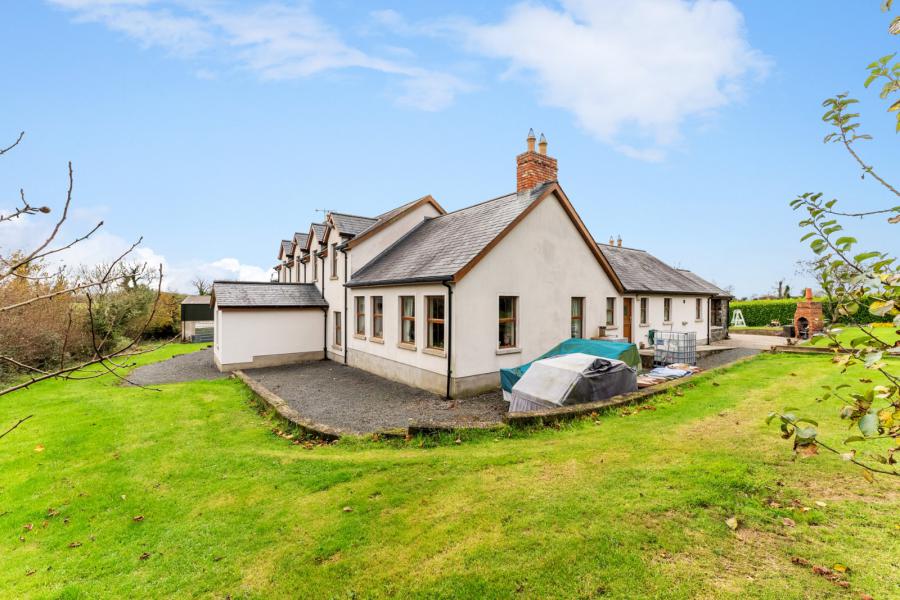 Longview Lodge, 7a Inishargy Road