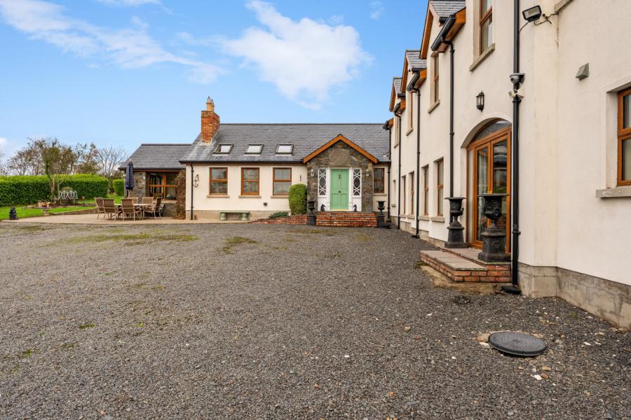 Longview Lodge, 7a Inishargy Road