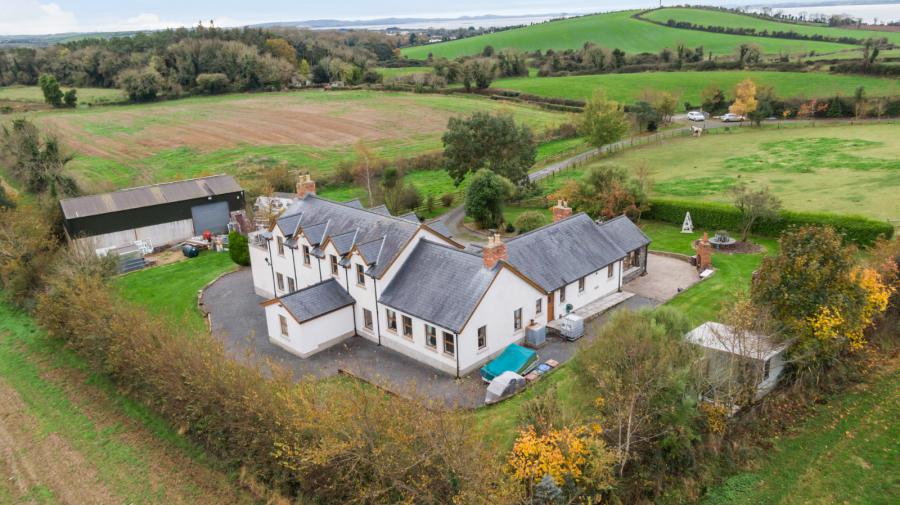 Longview Lodge, 7a Inishargy Road