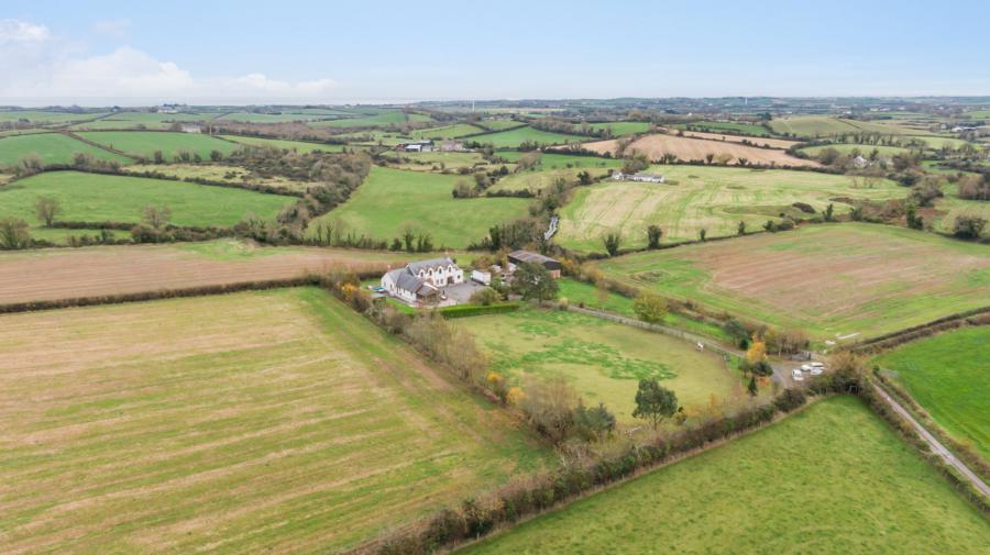 Longview Lodge, 7A Inishargy Road