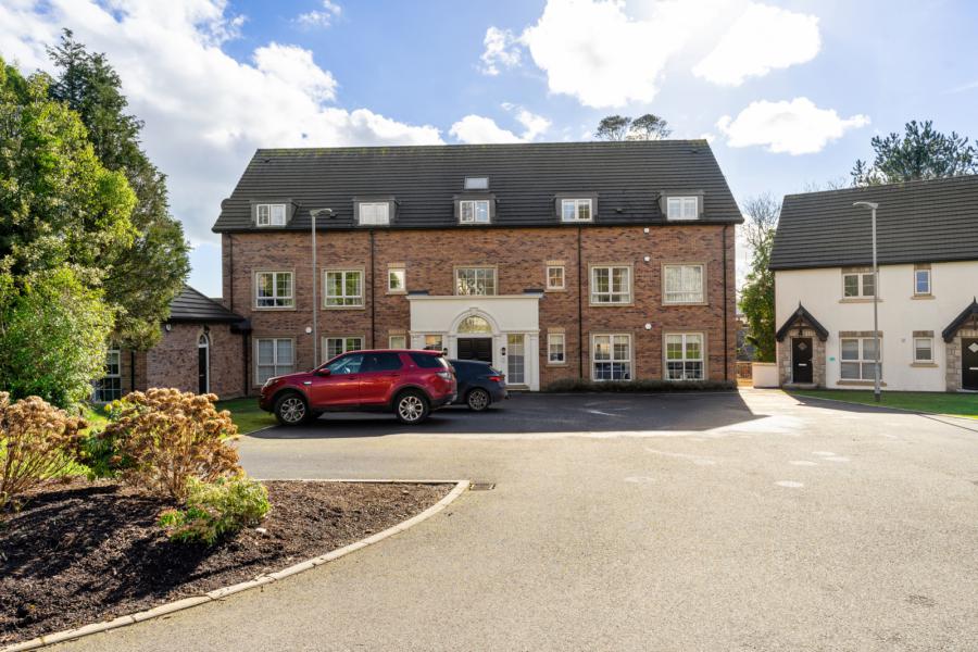 4 Tullynagardy Green