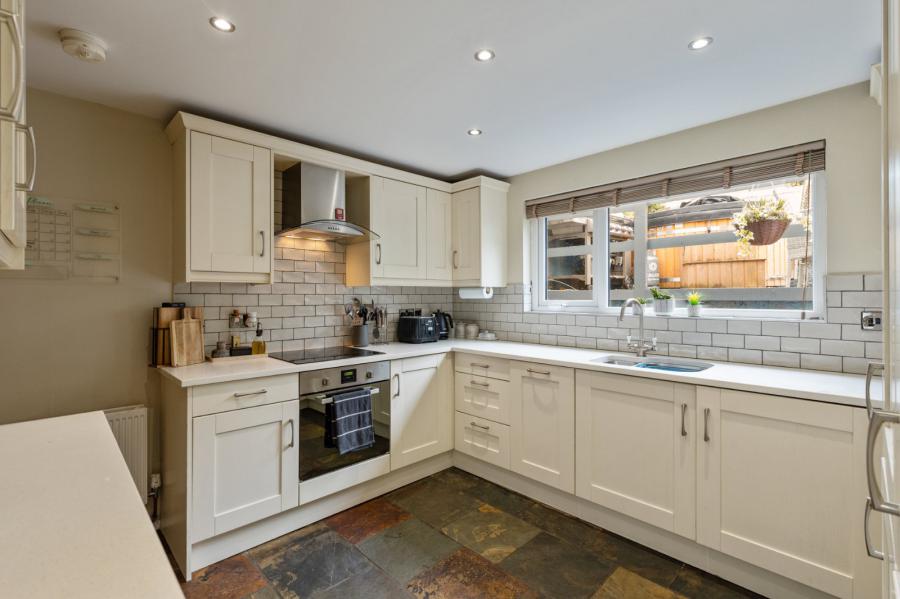 6 Belfast Road