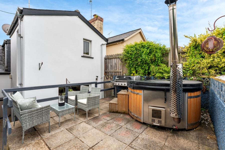 6 Belfast Road