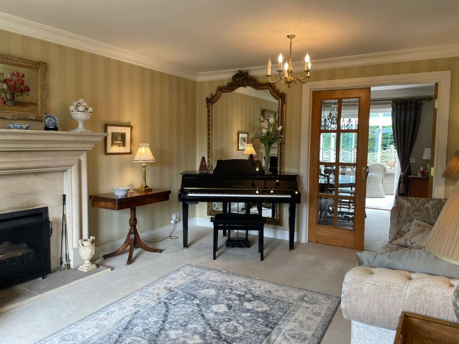 3 Lynnehurst Park