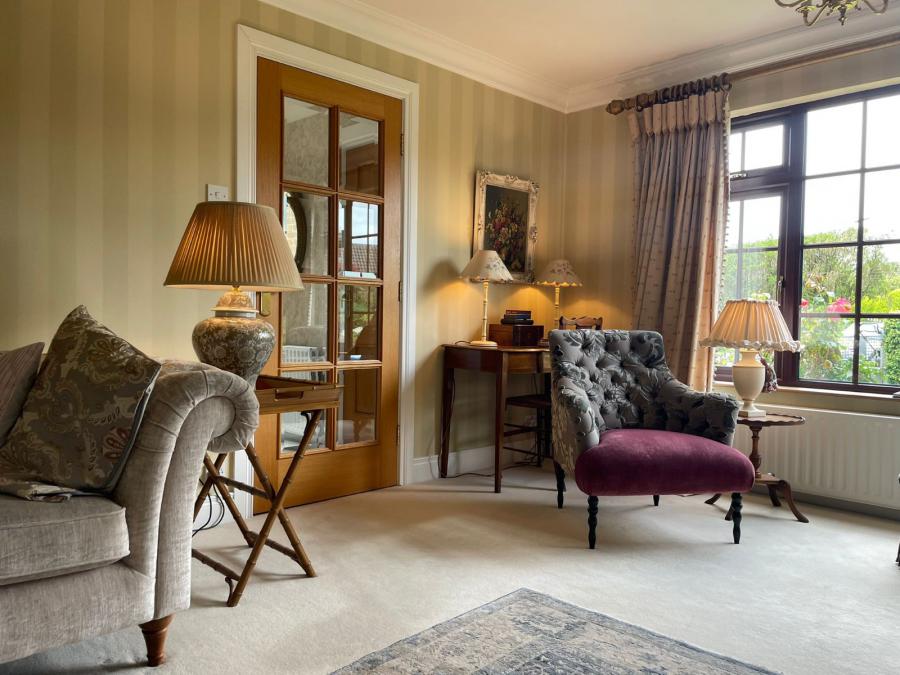 3 Lynnehurst Park