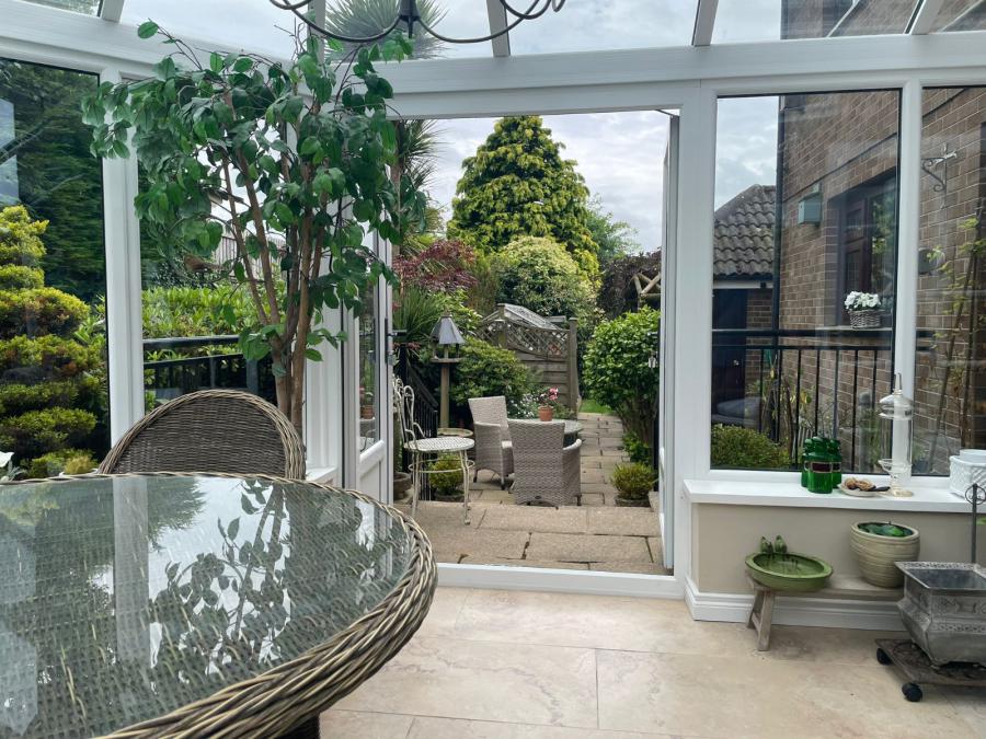 3 Lynnehurst Park