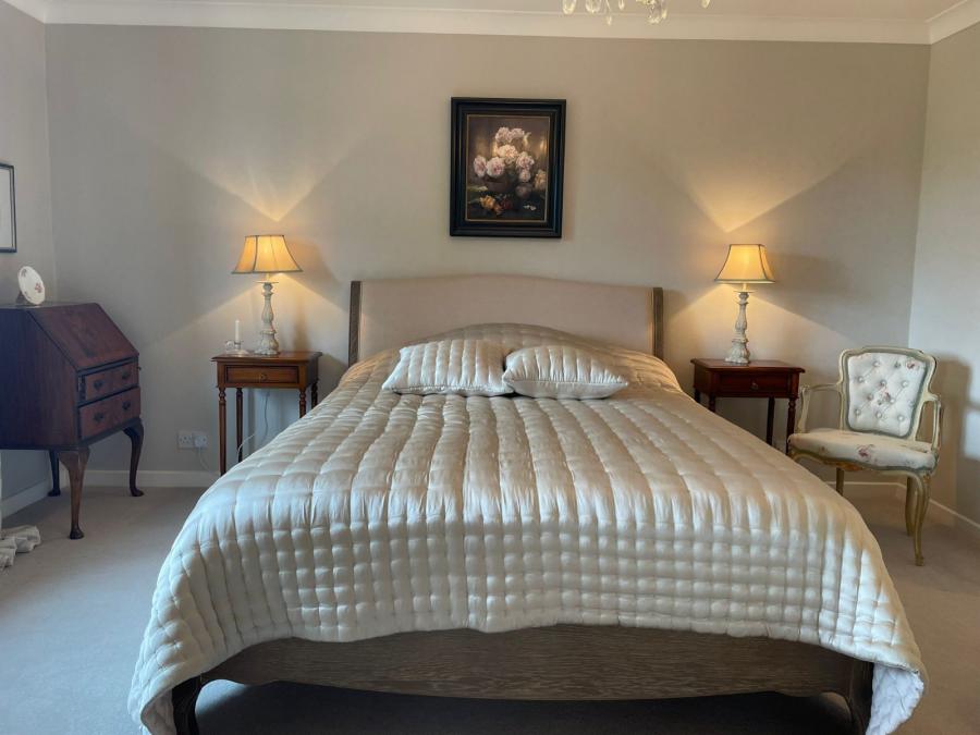 3 Lynnehurst Park