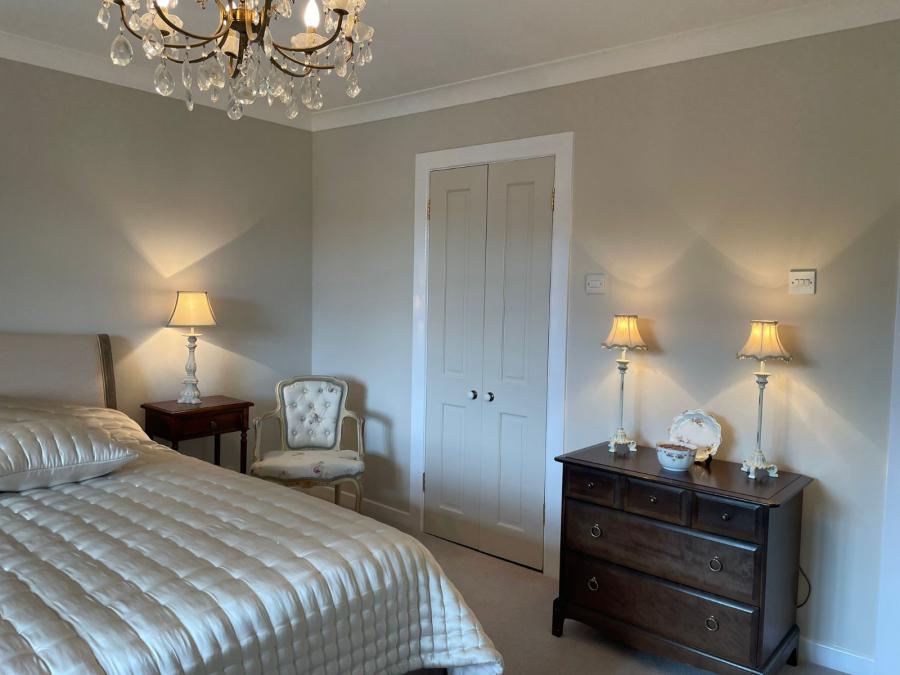 3 Lynnehurst Park