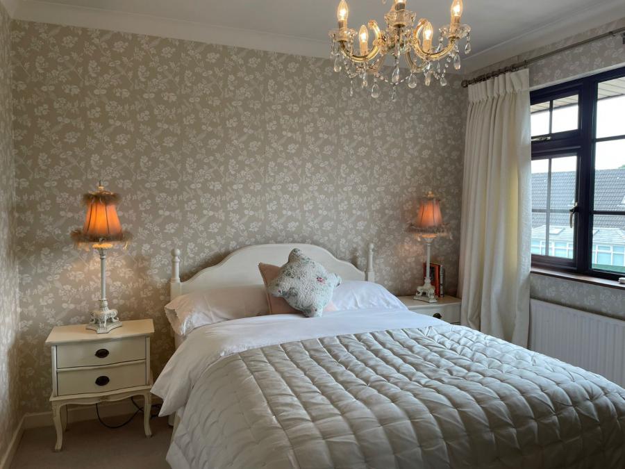 3 Lynnehurst Park