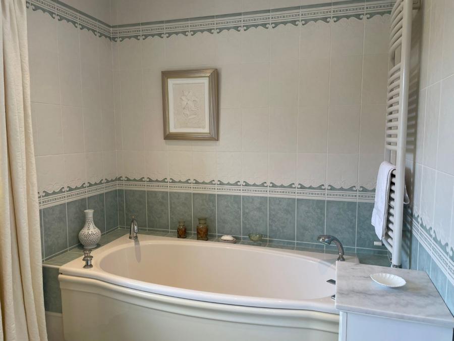 3 Lynnehurst Park