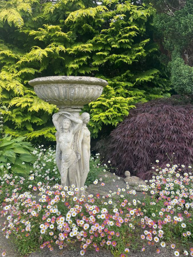 3 Lynnehurst Park