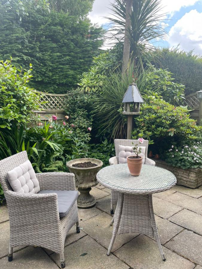3 Lynnehurst Park