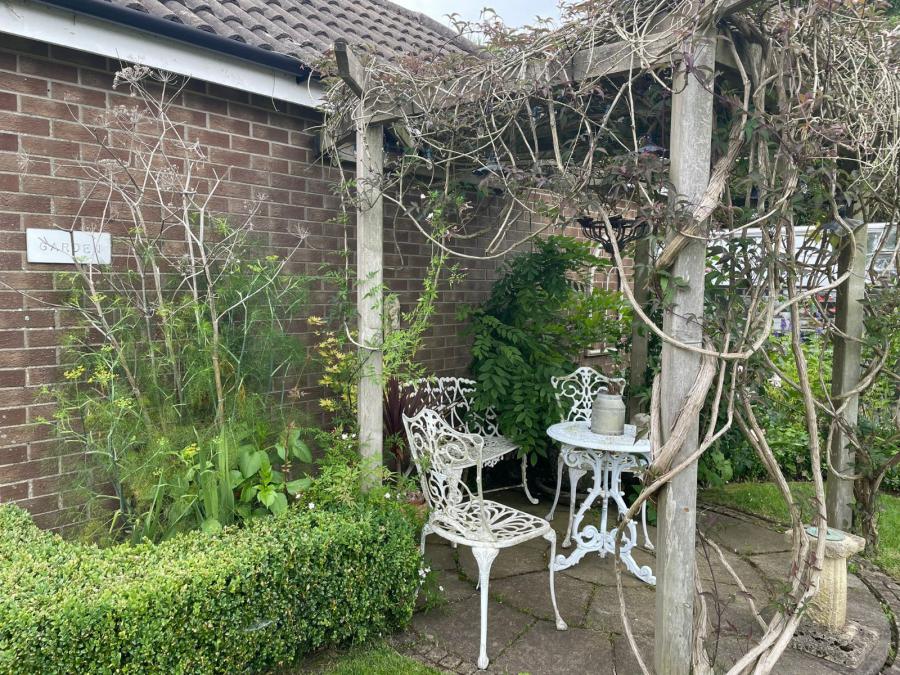 3 Lynnehurst Park