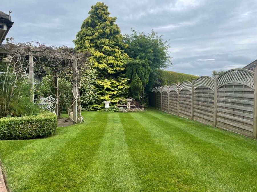 3 Lynnehurst Park