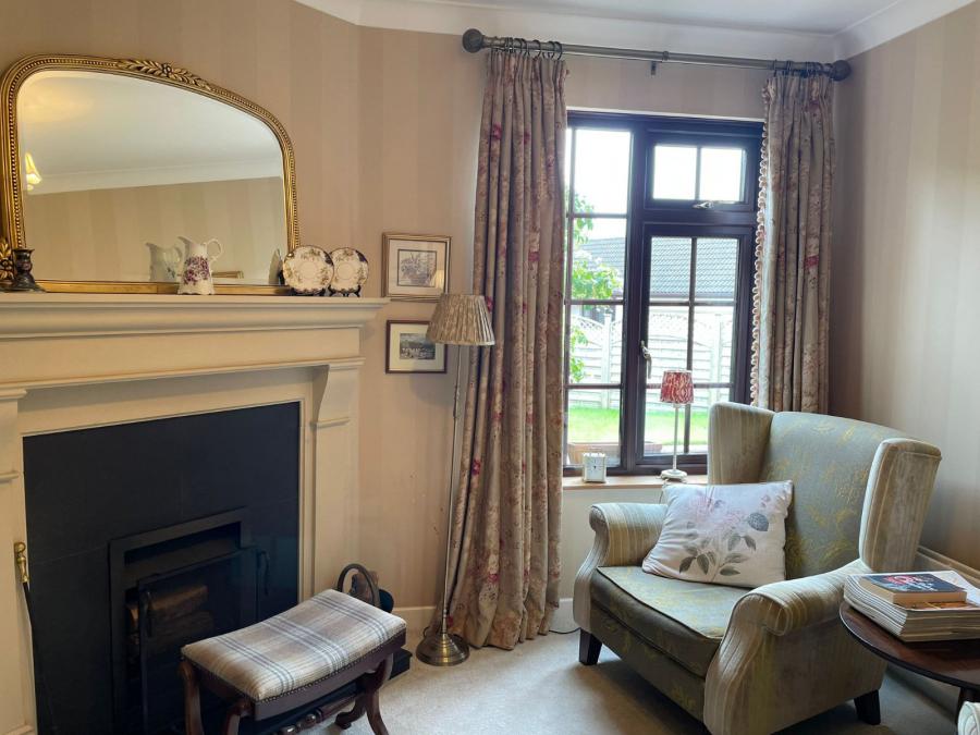 3 Lynnehurst Park