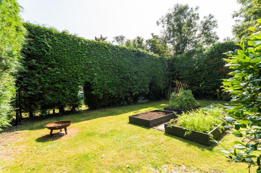 30 Whiteways