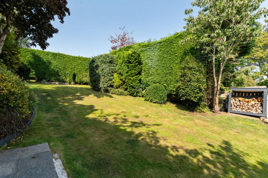 30 Whiteways