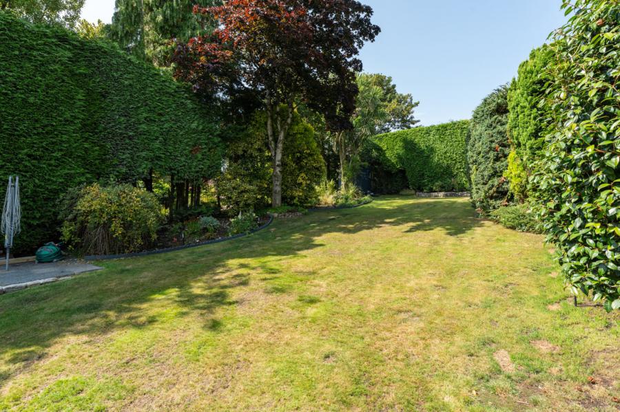 30 Whiteways