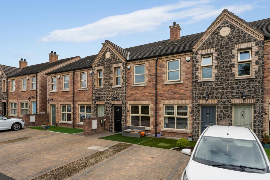 18 Millers Park Avenue