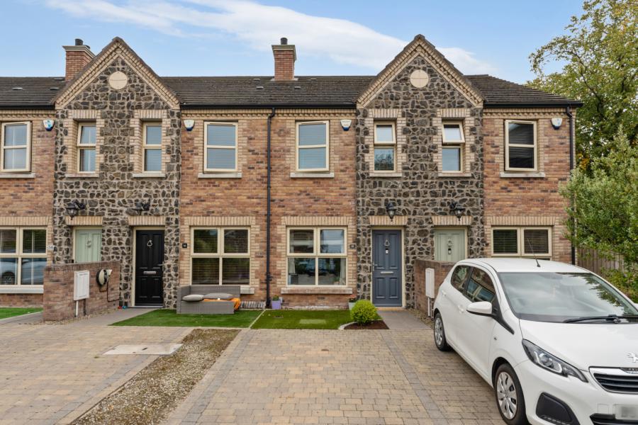 18 Millers Park Avenue
