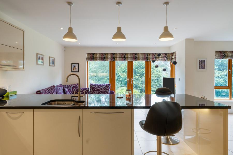 17 Helensview Park
