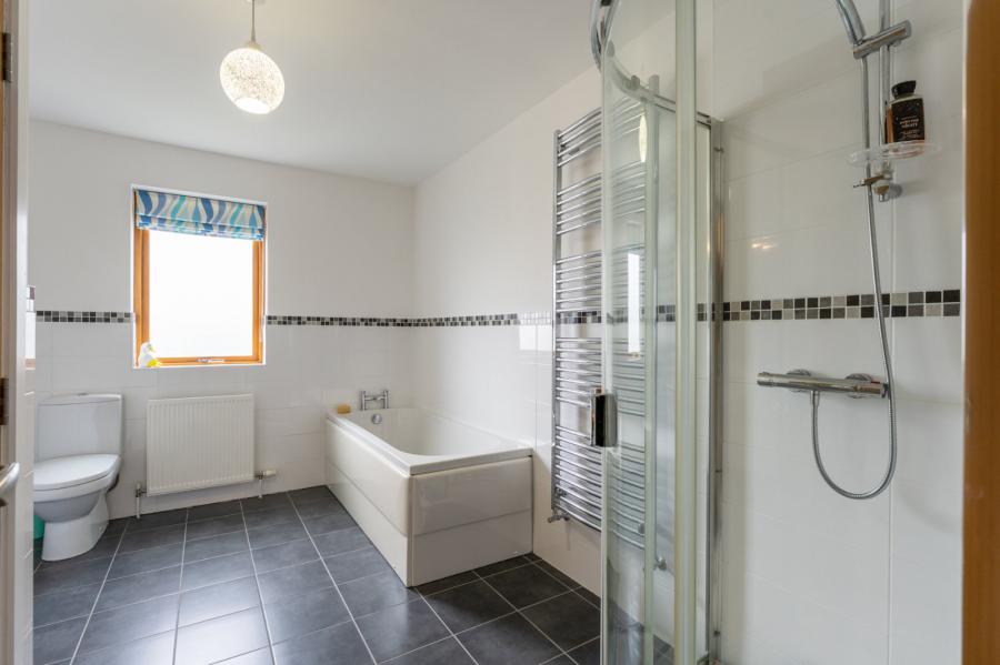 17 Helensview Park