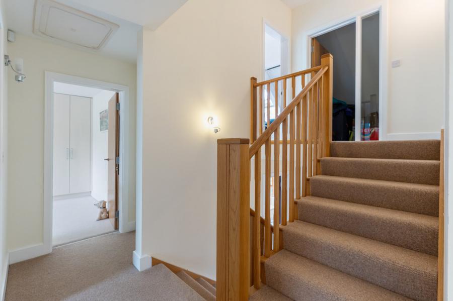 17 Helensview Park