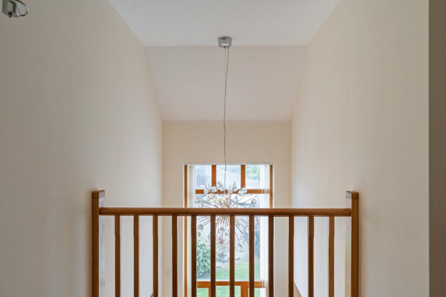 17 Helensview Park