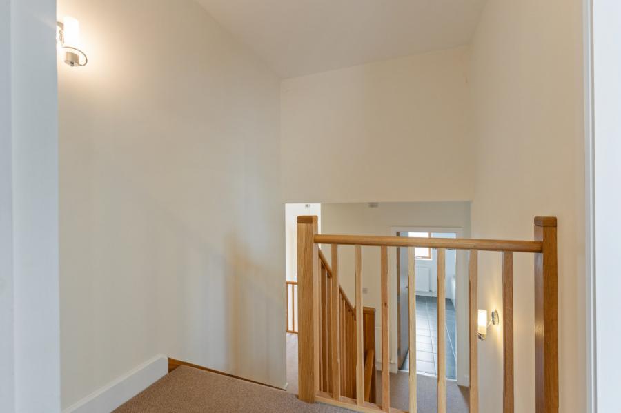 17 Helensview Park