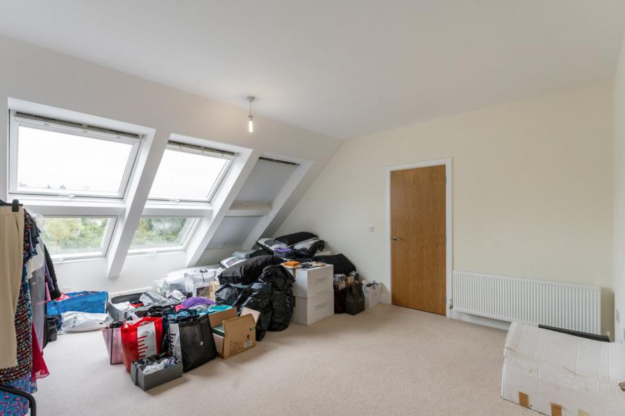 17 Helensview Park