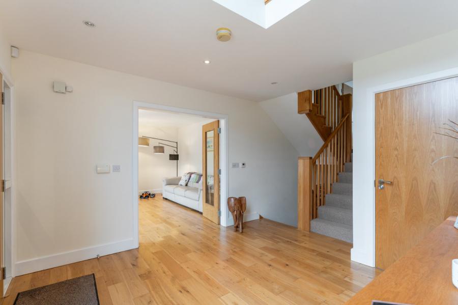 17 Helensview Park
