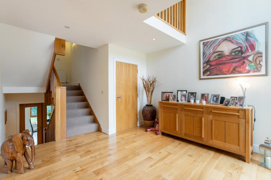 17 Helensview Park
