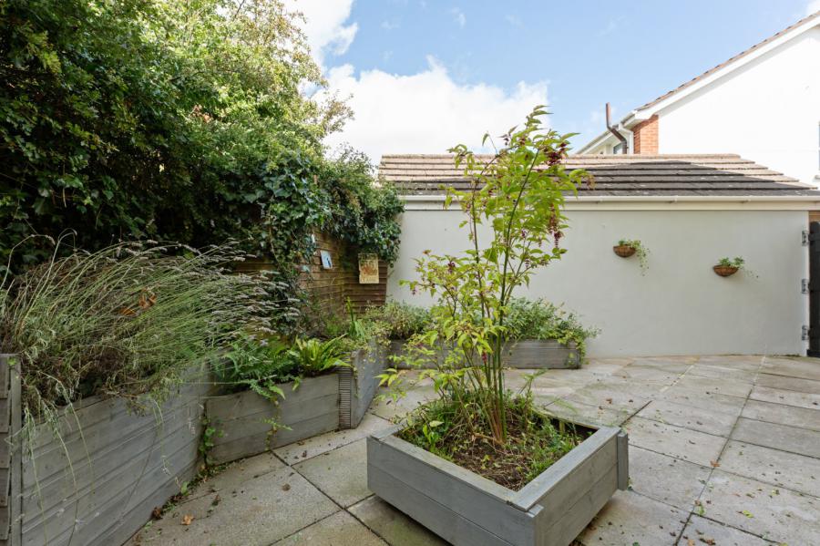 7 Briar Park