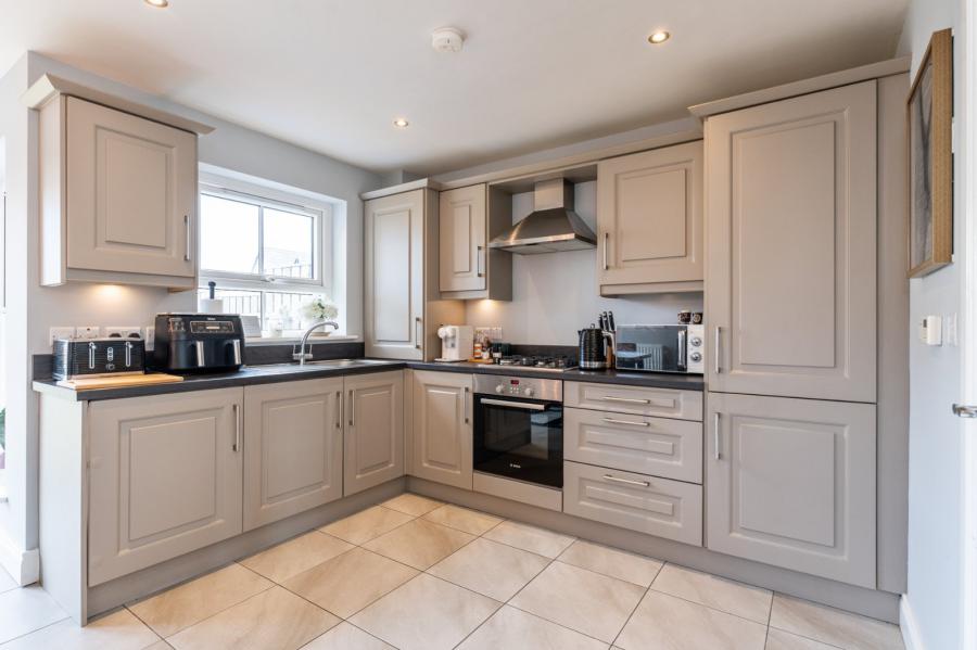 6 Bridgelea Way