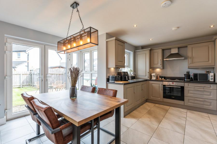 6 Bridgelea Way