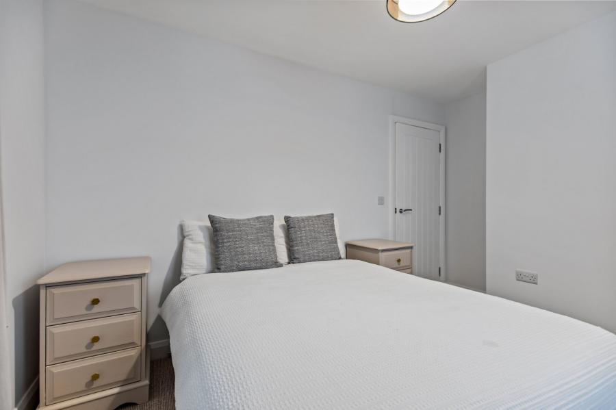 10 Blackrock Crescent