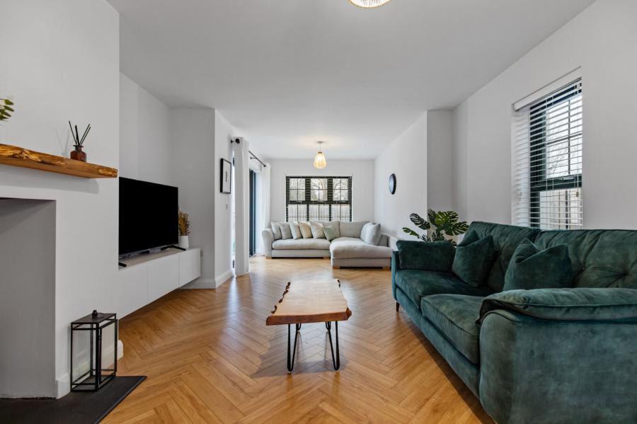 10 Blackrock Crescent