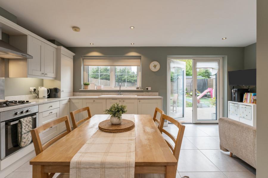 40 Ballyhenry Manor