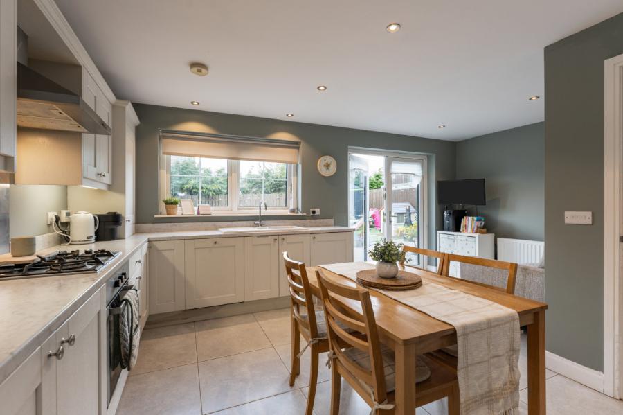 40 Ballyhenry Manor